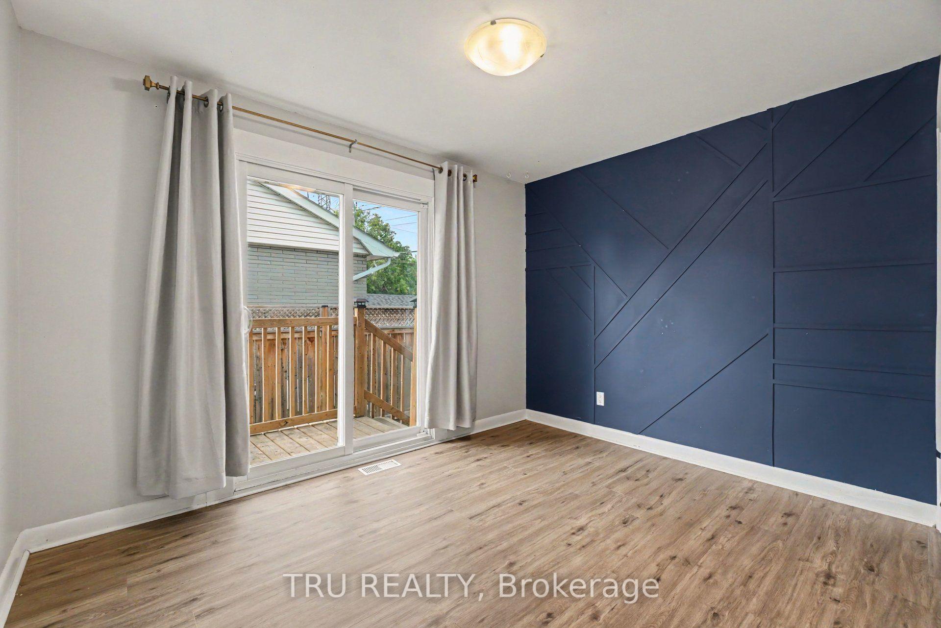 Photo 12 of 1275 Woodside Drive, Ottawa, Copeland Park — HOMEH