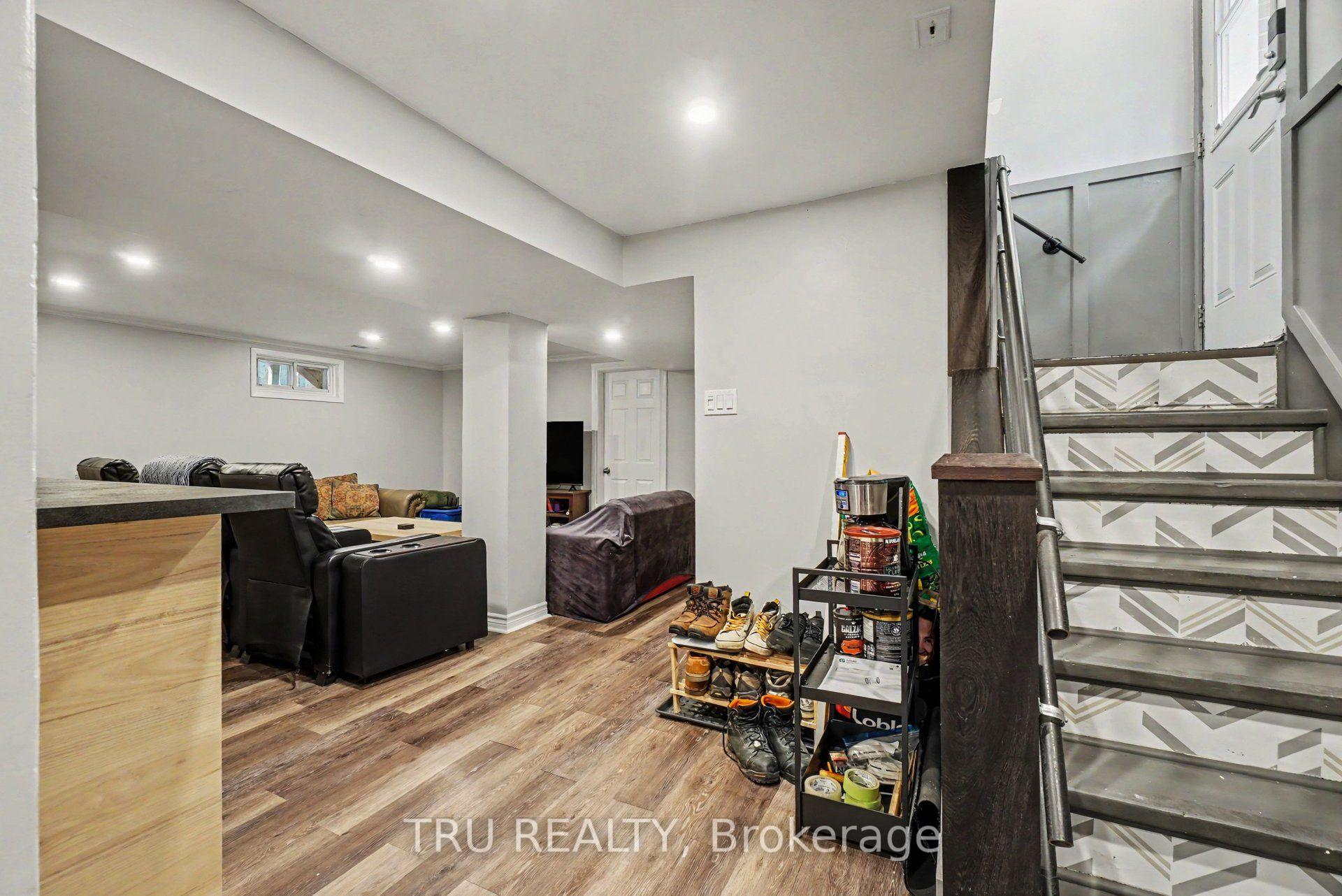 Photo 16 of 1275 Woodside Drive, Ottawa, Copeland Park — HOMEH