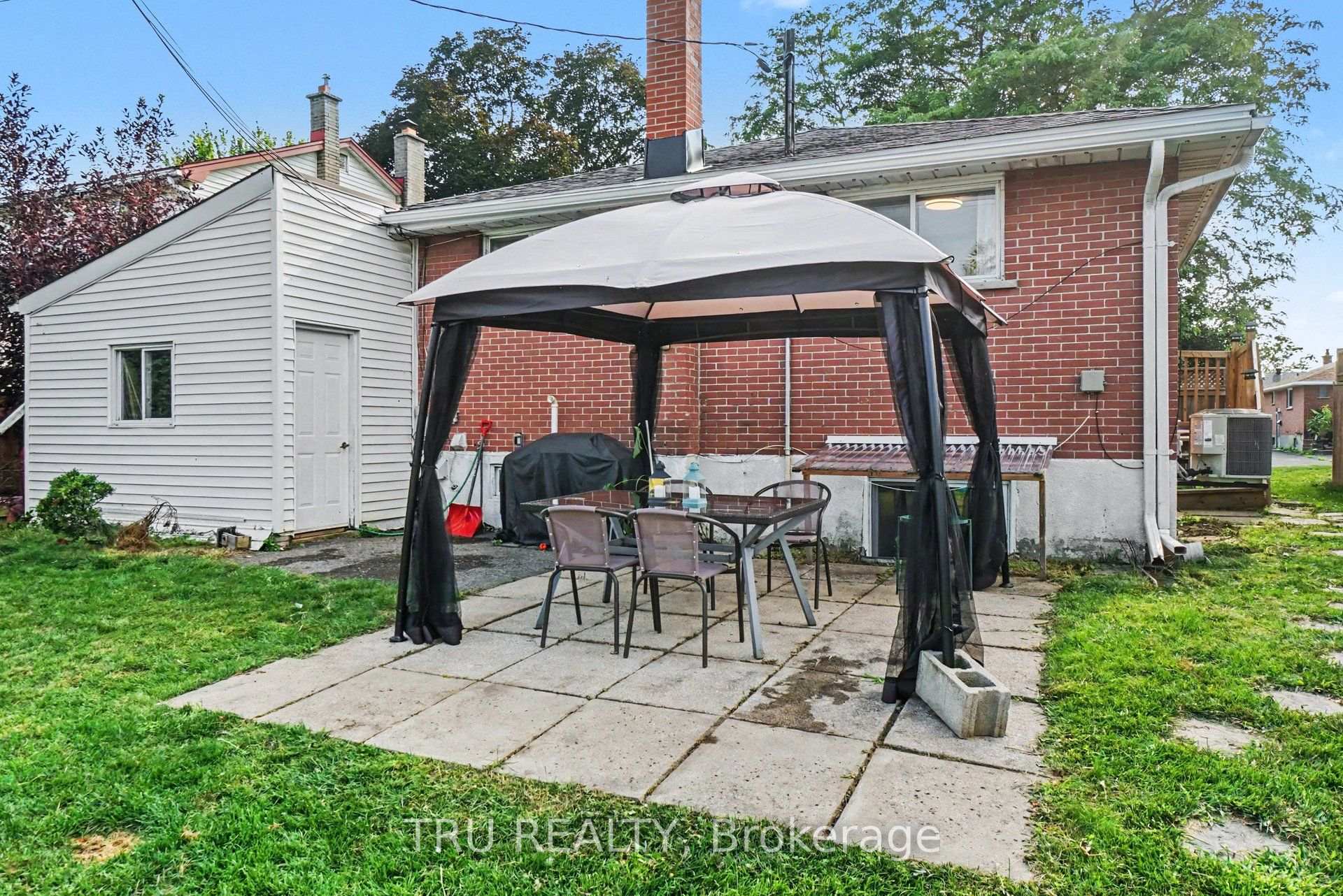 Photo 27 of 1275 Woodside Drive, Ottawa, Copeland Park — HOMEH