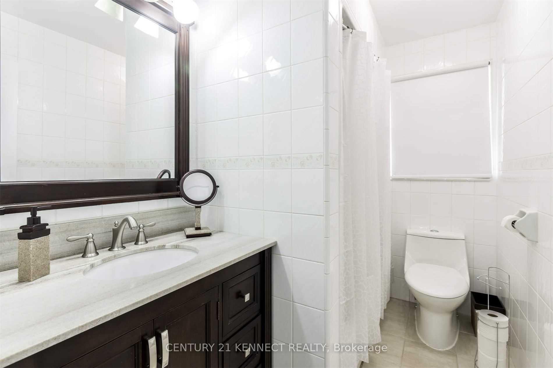 Photo 14 of 4 Somerset Drive, Brampton, Heart Lake West — HOMEH