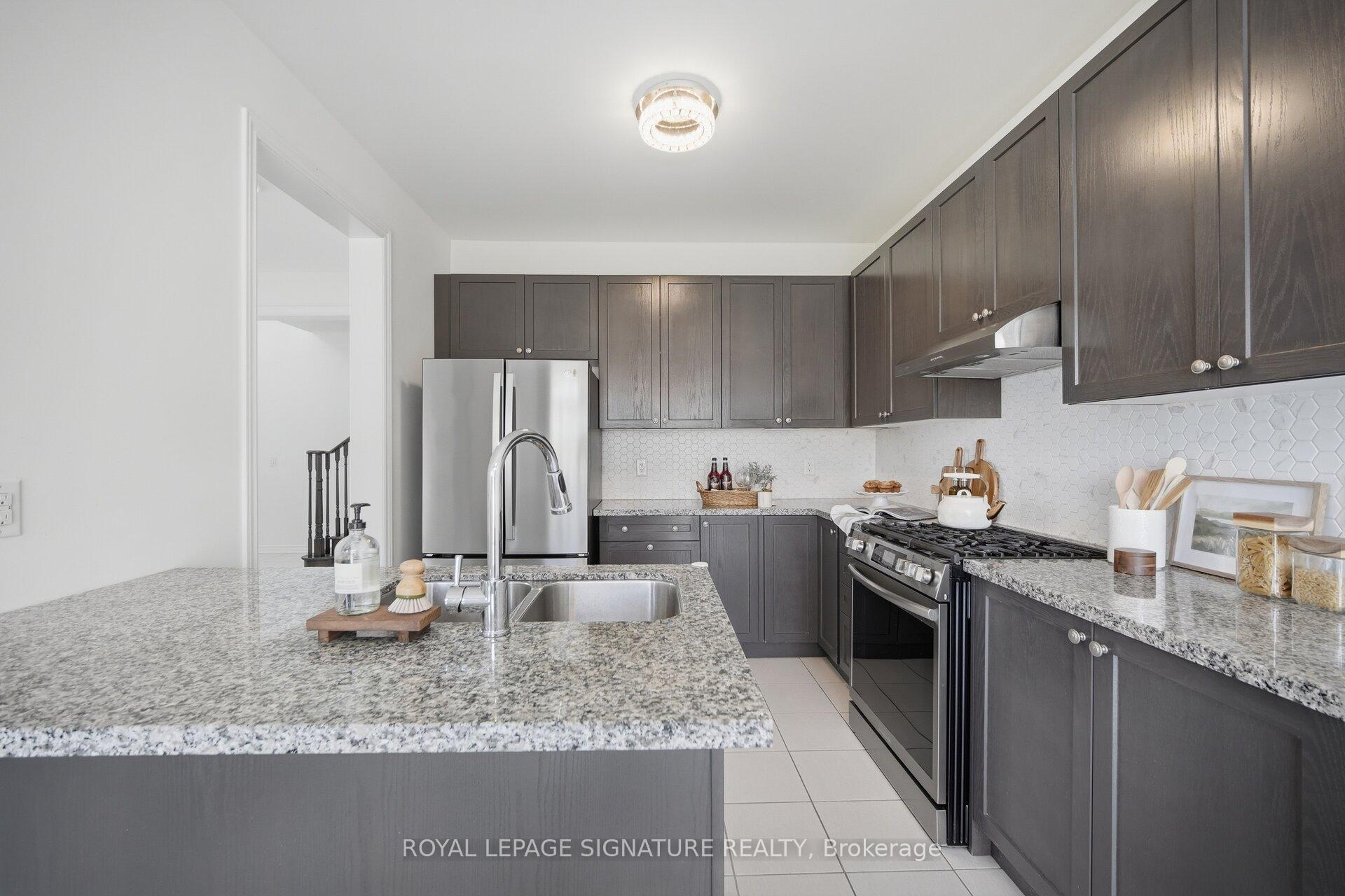 Photo 9 of 60 Lofthouse Drive, Whitby, Rolling Acres — HOMEH
