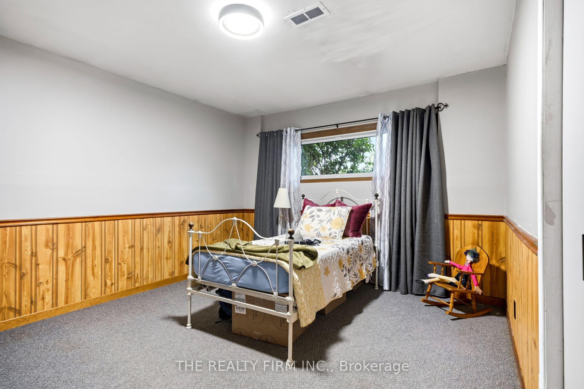 Photo 18 of 38 Taylor Crescent, St. Thomas — HOMEH