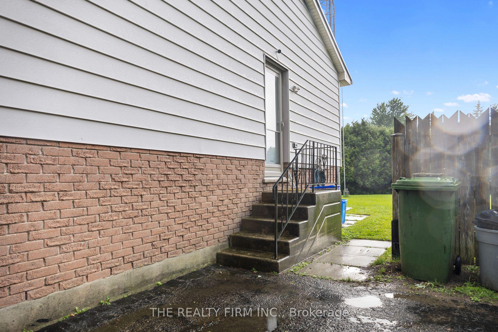 Photo 24 of 38 Taylor Crescent, St. Thomas — HOMEH