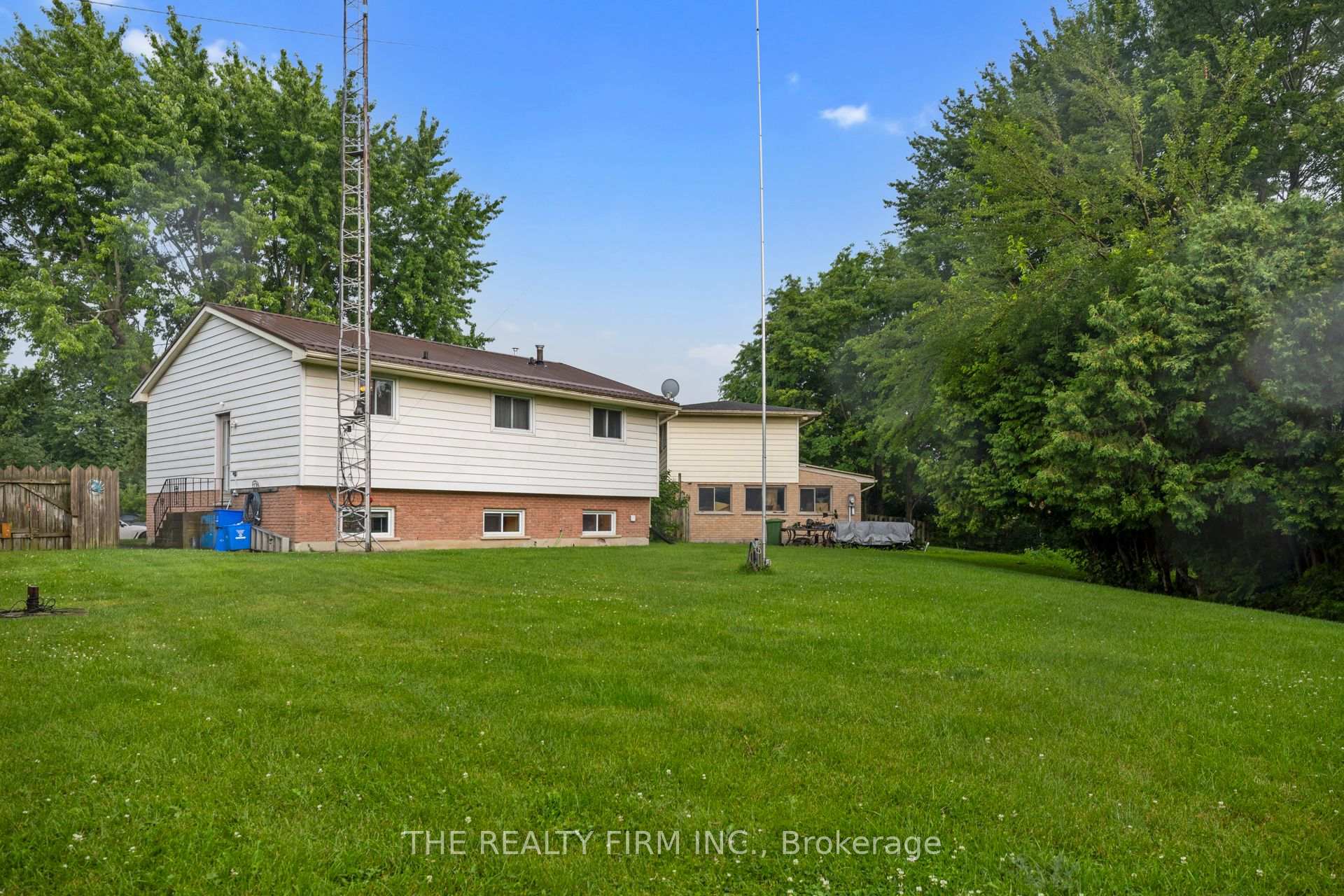 Photo 26 of 38 Taylor Crescent, St. Thomas — HOMEH