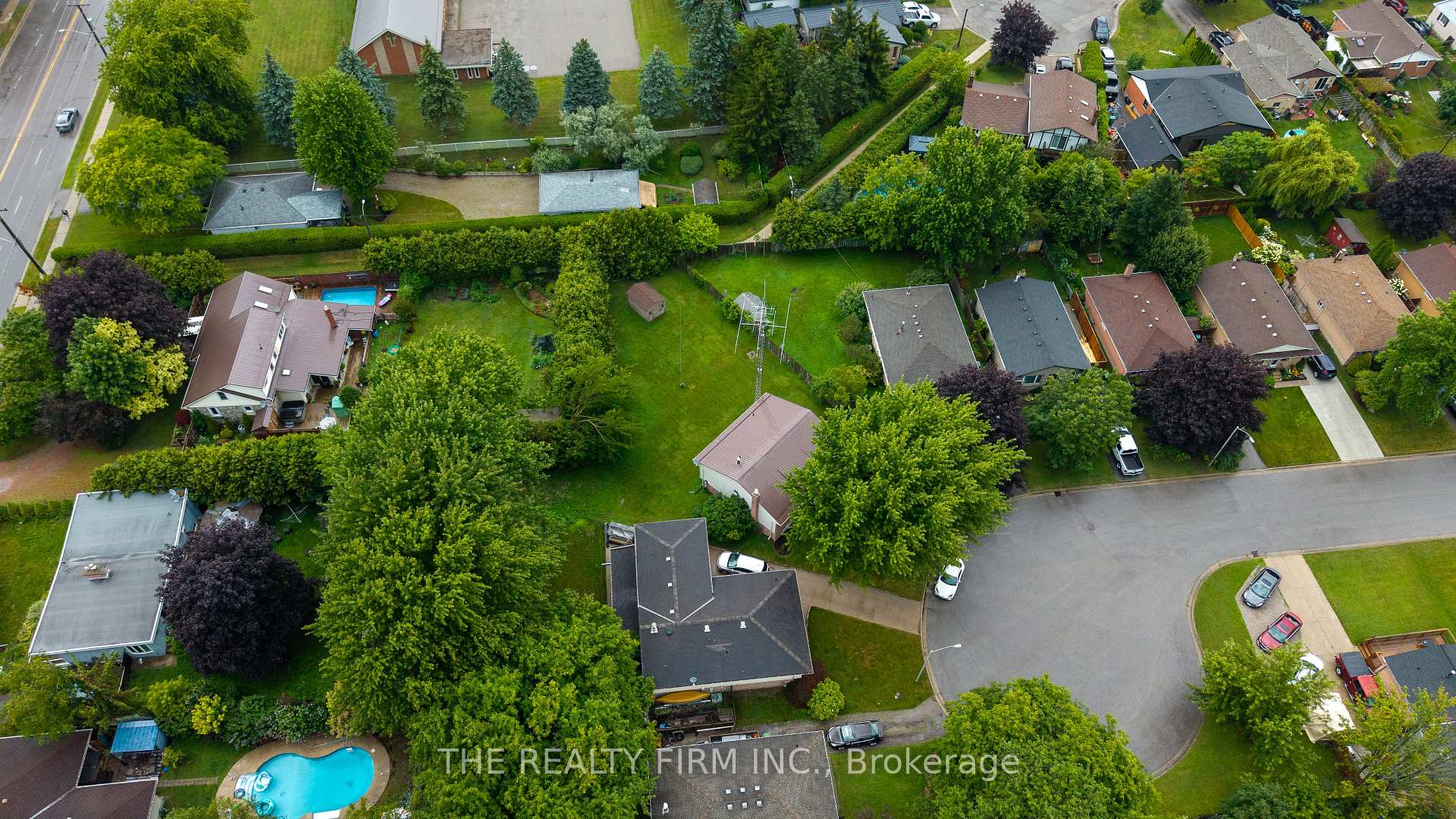 Photo 32 of 38 Taylor Crescent, St. Thomas — HOMEH
