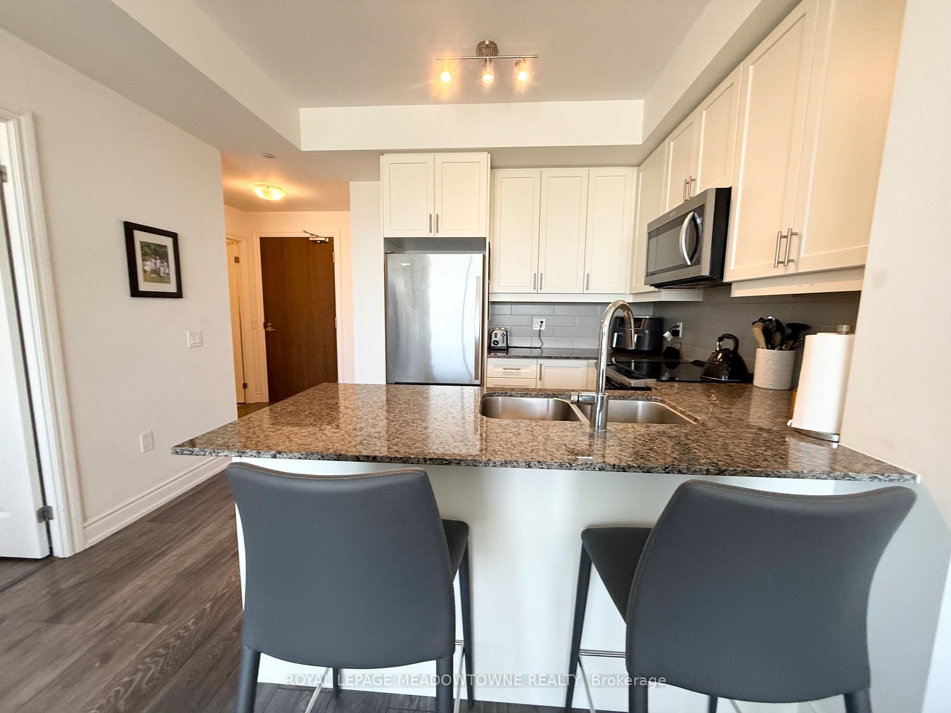 Photo 6 of Unit 512, 1050 Main Street E, Milton, Dempsey — HOMEH