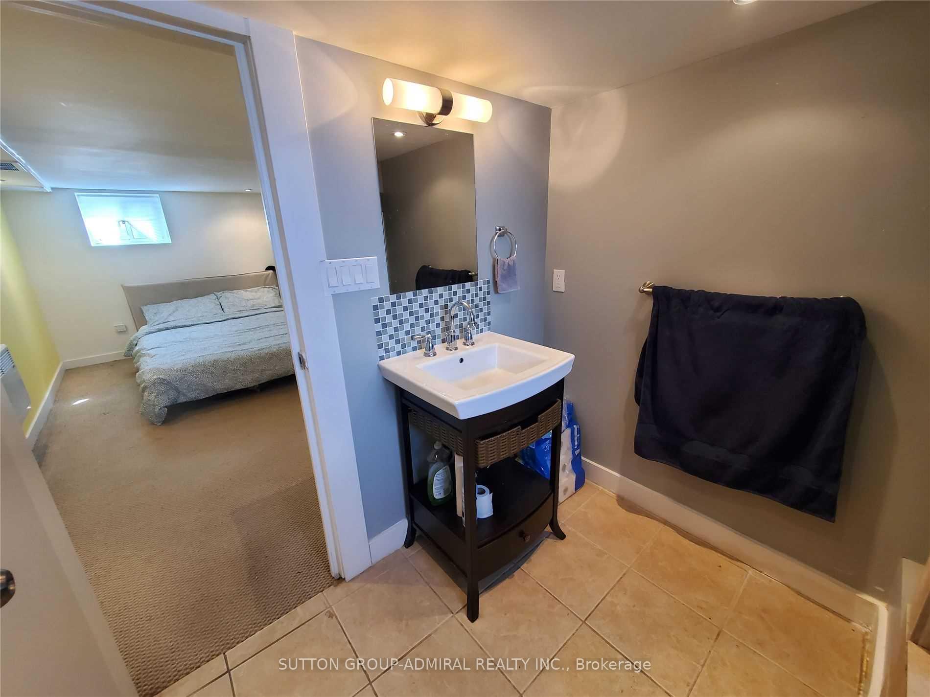 Photo 2 of Unit Lower, 31 Gilpin Avenue, Toronto, Keelesdale-Eglinton West — HOMEH