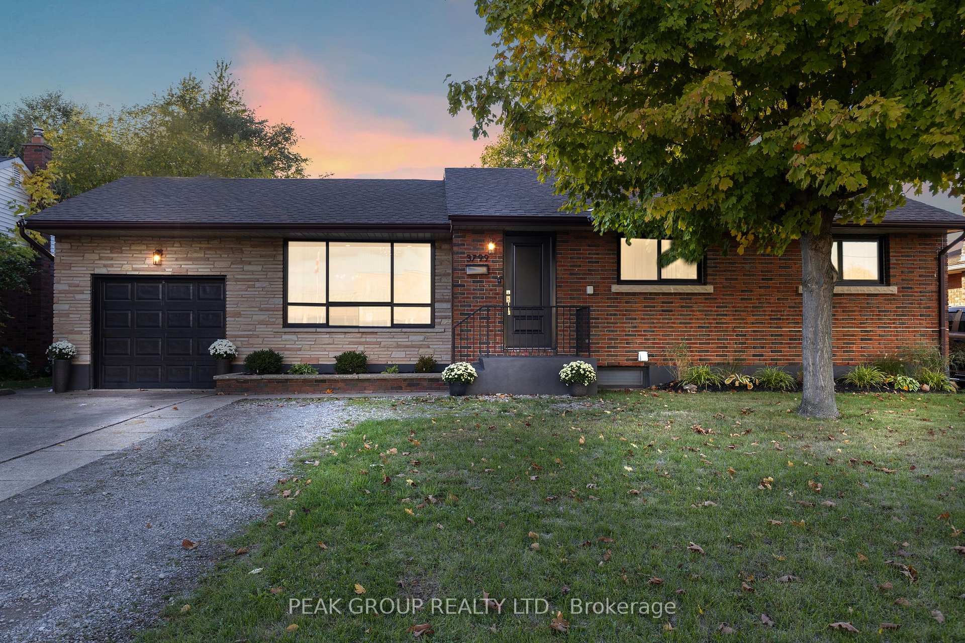 Photo 1 of 3799 Windermere Road, Niagara Falls, Stamford — HOMEH