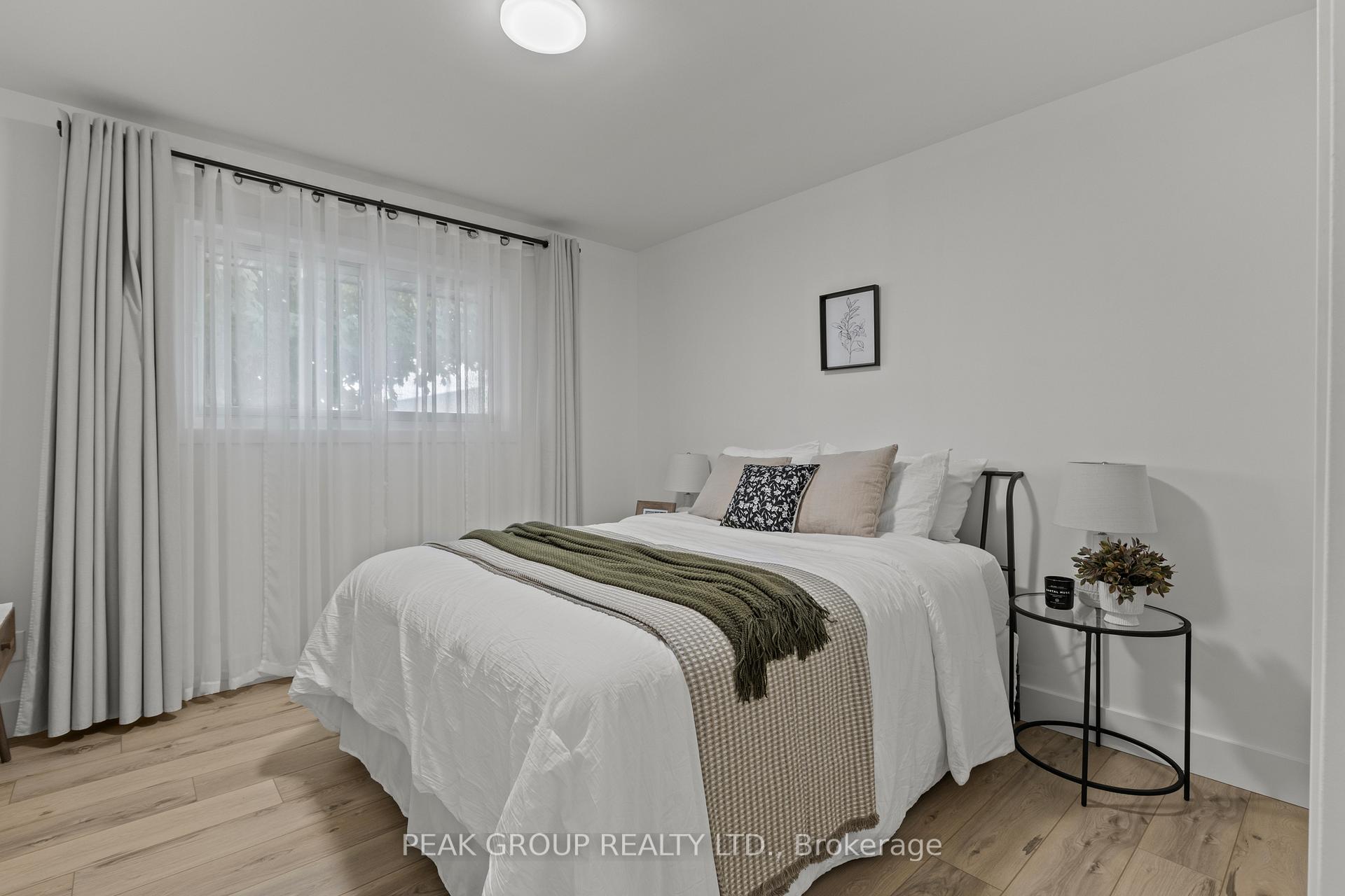 Photo 13 of 3799 Windermere Road, Niagara Falls, Stamford — HOMEH