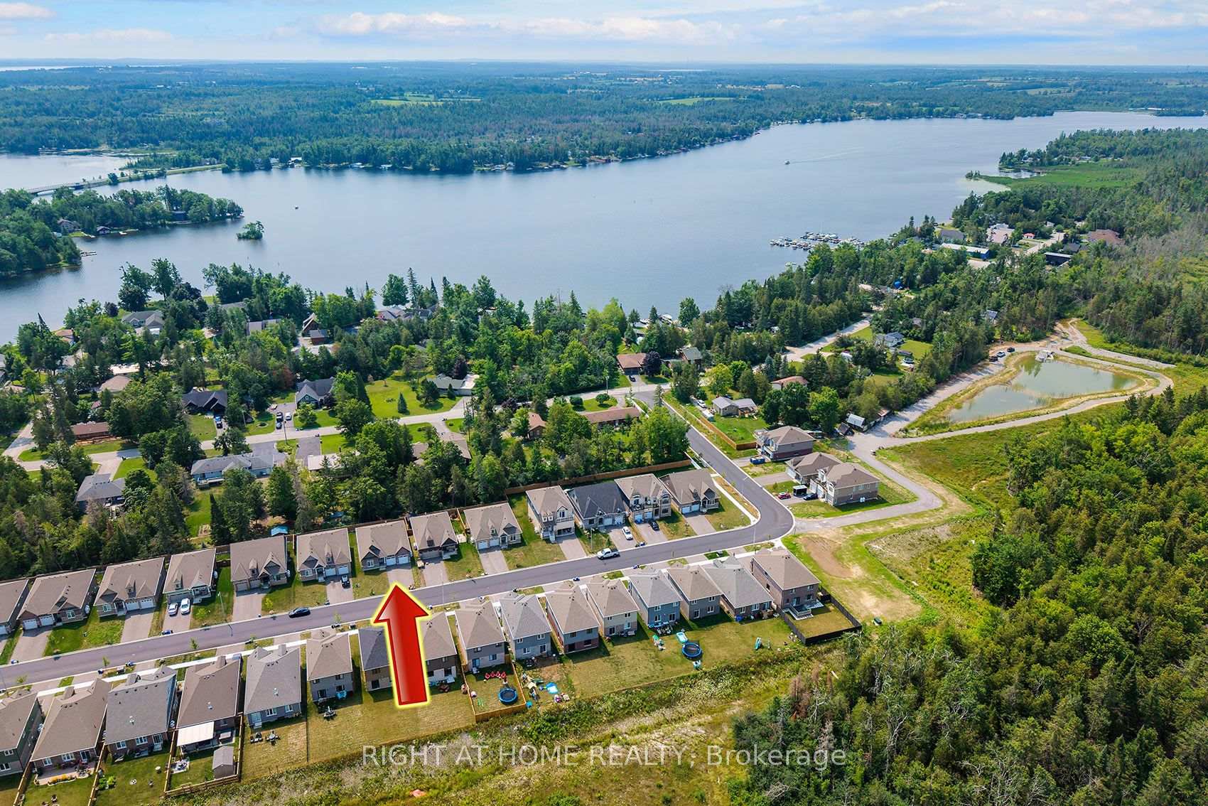 Photo 2 of 19 Hillcroft Way, Kawartha Lakes, Bobcaygeon — HOMEH
