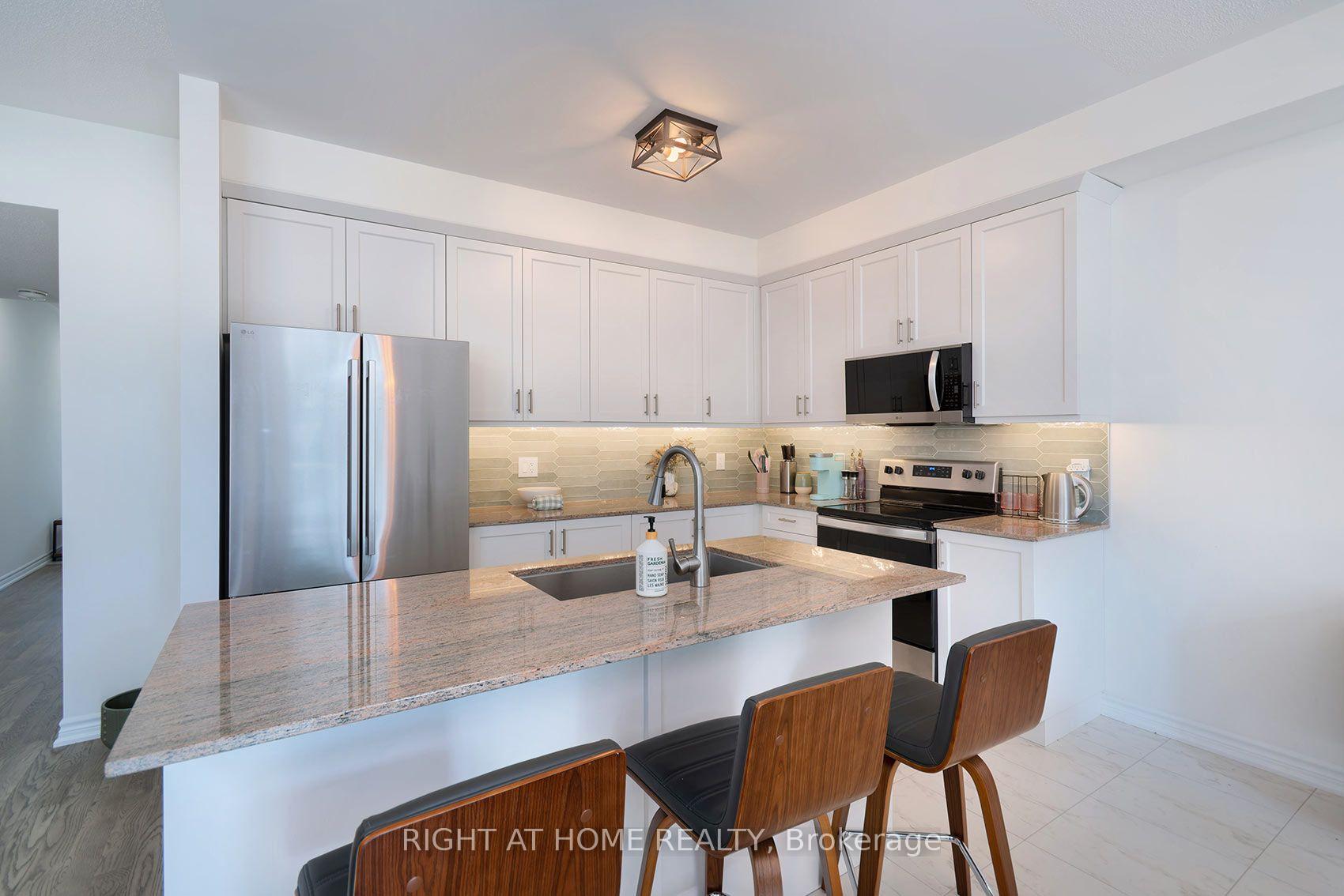 Photo 12 of 19 Hillcroft Way, Kawartha Lakes, Bobcaygeon — HOMEH