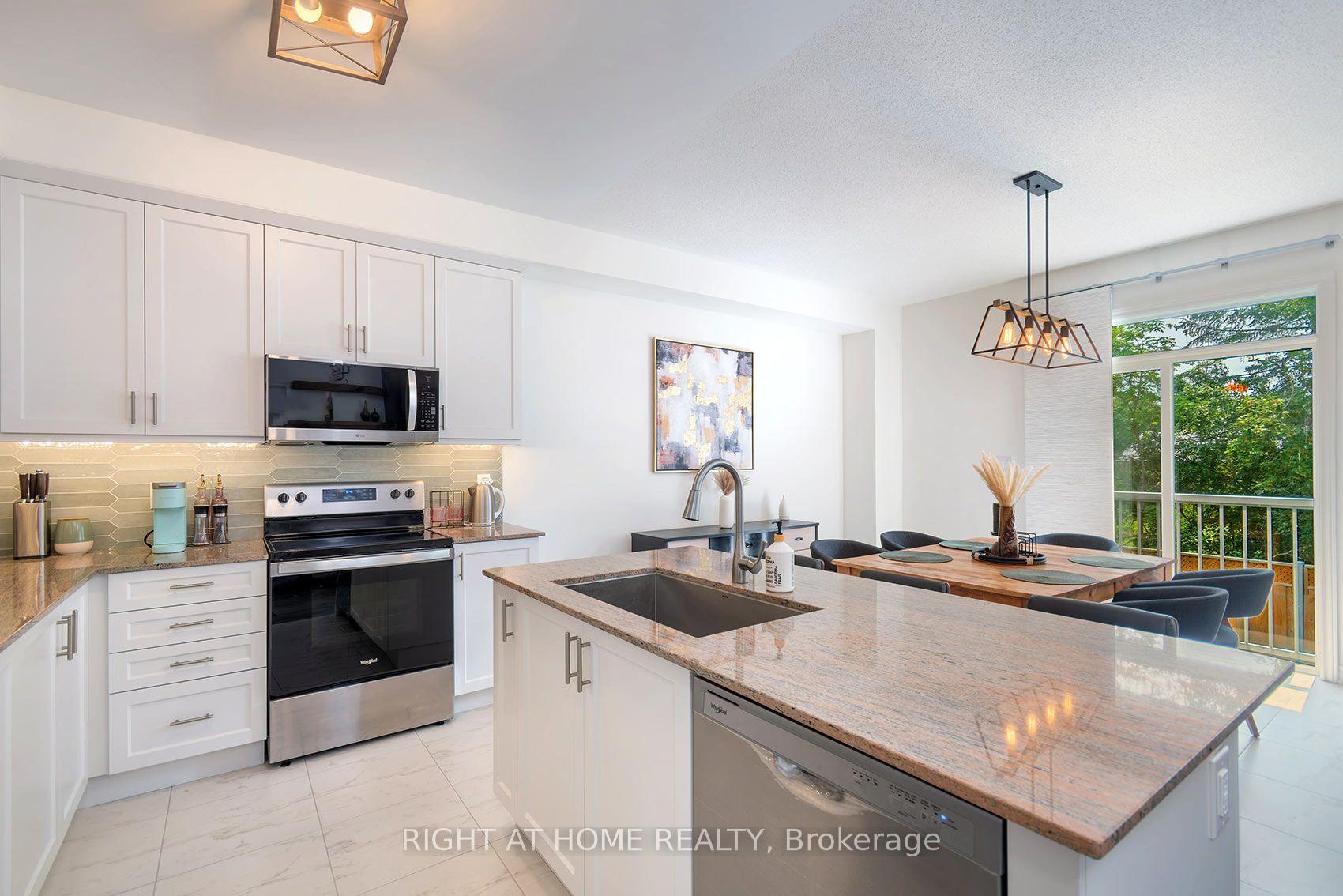 Photo 14 of 19 Hillcroft Way, Kawartha Lakes, Bobcaygeon — HOMEH