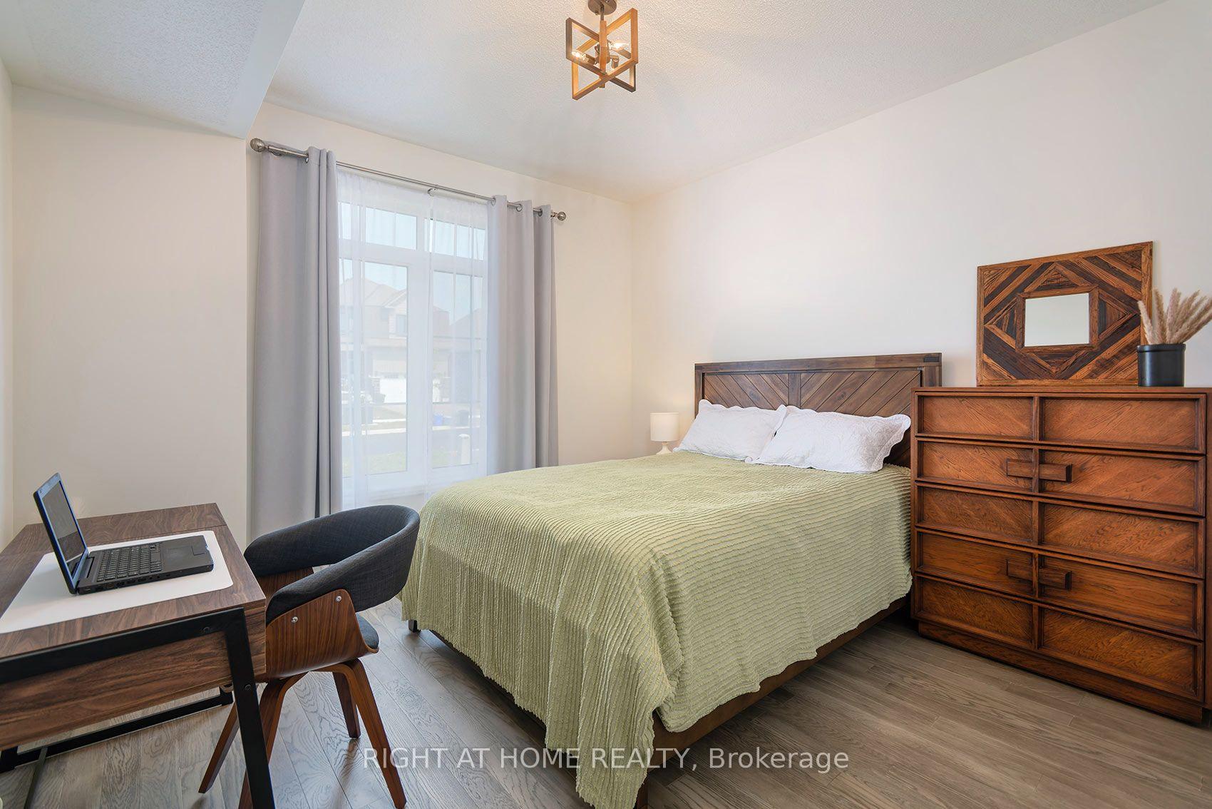Photo 23 of 19 Hillcroft Way, Kawartha Lakes, Bobcaygeon — HOMEH
