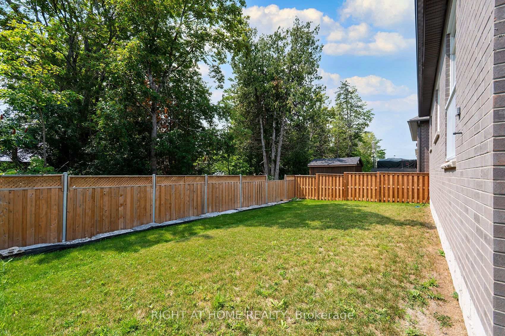 Photo 31 of 19 Hillcroft Way, Kawartha Lakes, Bobcaygeon — HOMEH