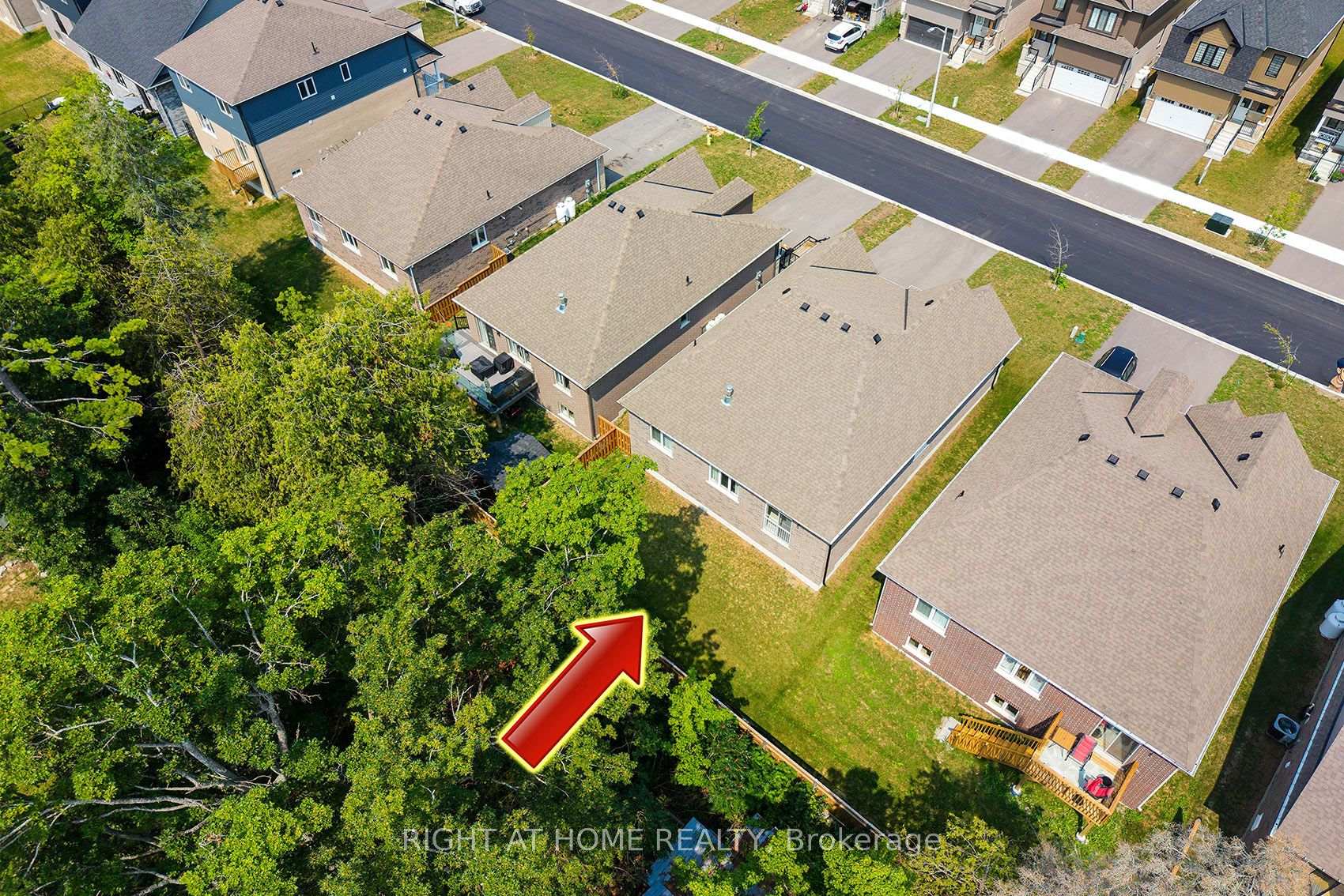 Photo 33 of 19 Hillcroft Way, Kawartha Lakes, Bobcaygeon — HOMEH