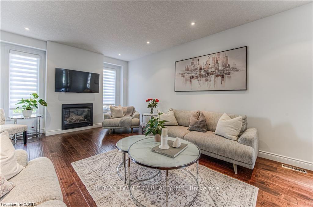 Photo 8 of 26 Spring Creek Street, Kitchener, Grand River South — HOMEH