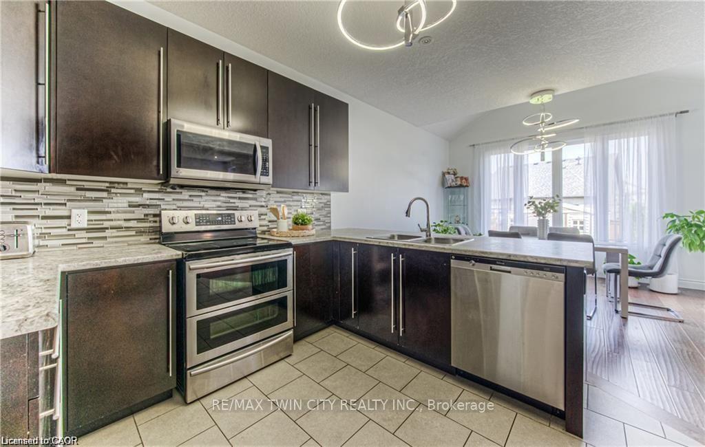 Photo 16 of 26 Spring Creek Street, Kitchener, Grand River South — HOMEH