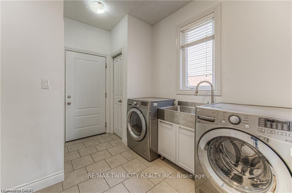 Photo 18 of 26 Spring Creek Street, Kitchener, Grand River South — HOMEH