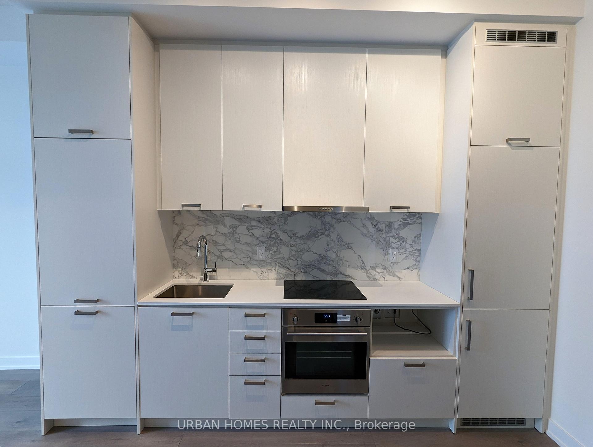 Photo 2 of Unit 1205, 38 Honeycrisp Crescent, Vaughan, Vaughan Corporate Centre — HOMEH