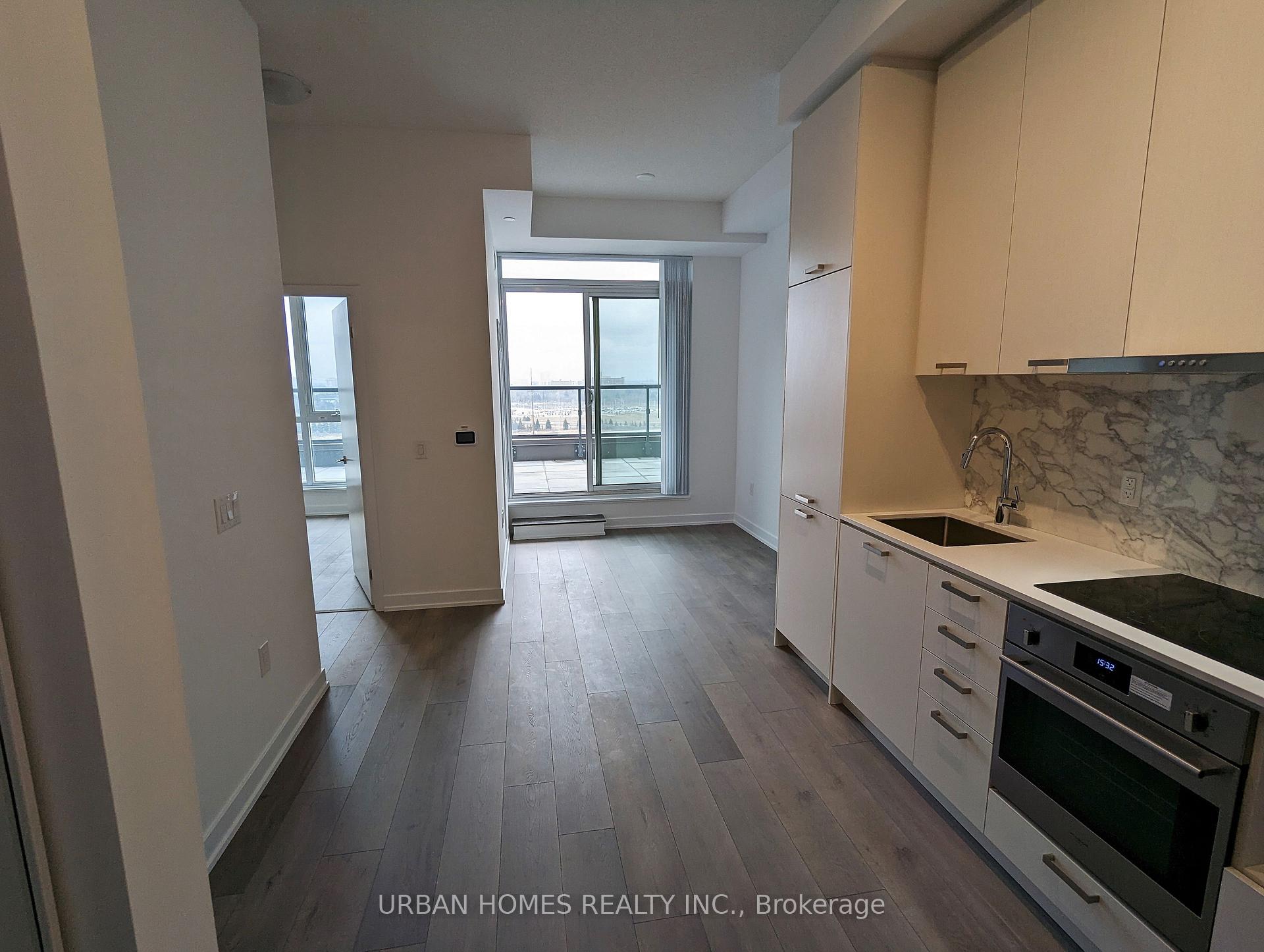 Photo 4 of Unit 1205, 38 Honeycrisp Crescent, Vaughan, Vaughan Corporate Centre — HOMEH
