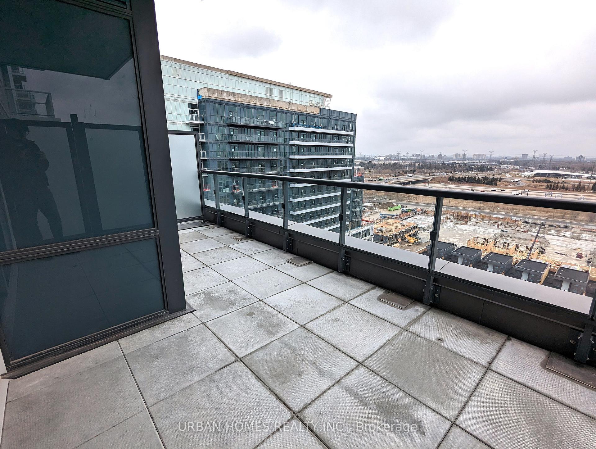 Photo 10 of Unit 1205, 38 Honeycrisp Crescent, Vaughan, Vaughan Corporate Centre — HOMEH