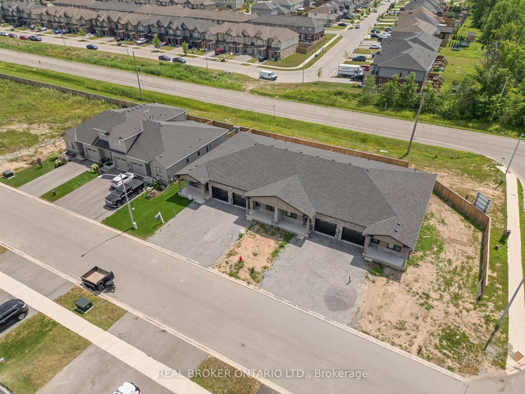 Photo 35 of 20 Austin Drive, Welland, West Welland — HOMEH