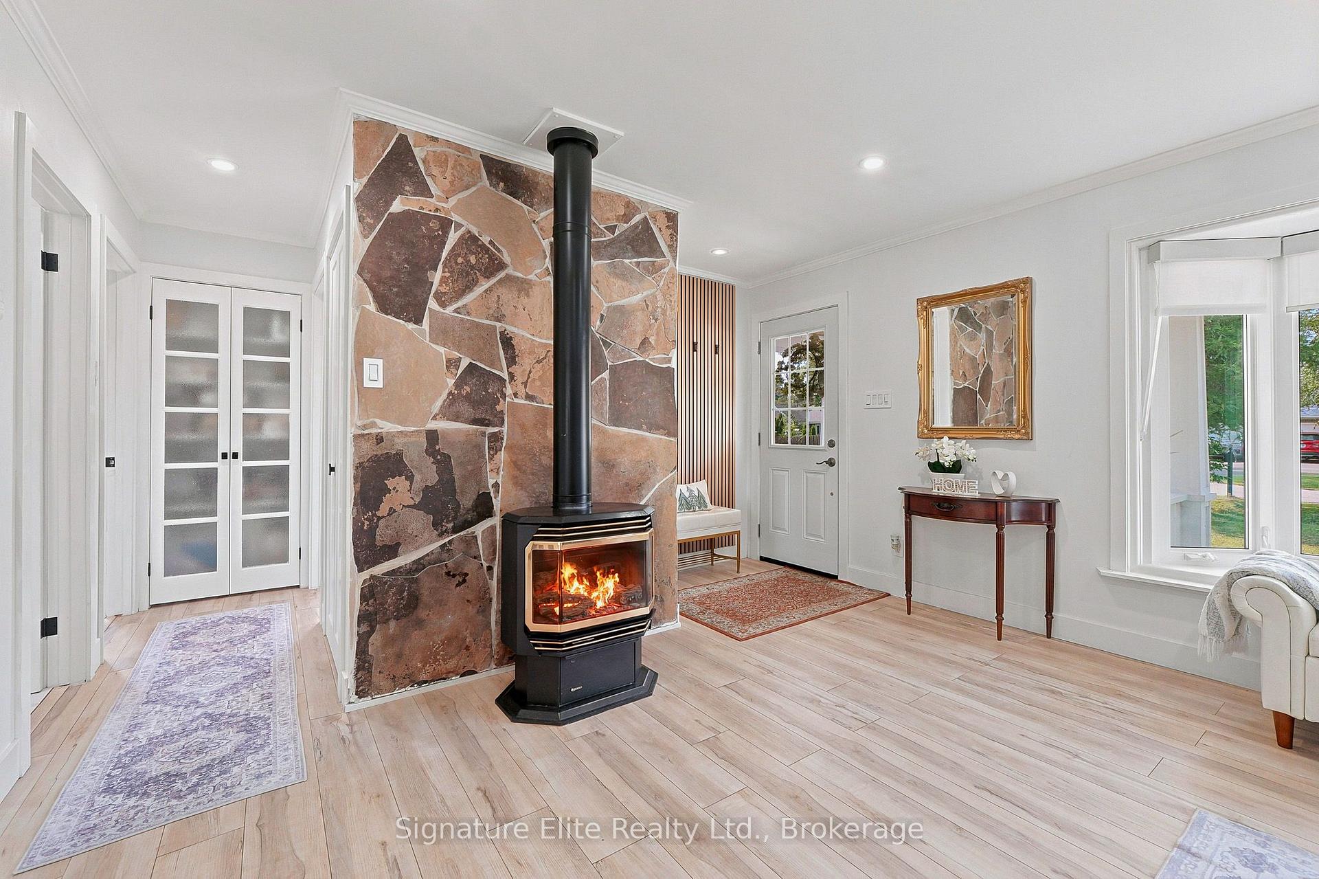 Photo 9 of 1129 Lindy Lane, Innisfil, Gilford — HOMEH