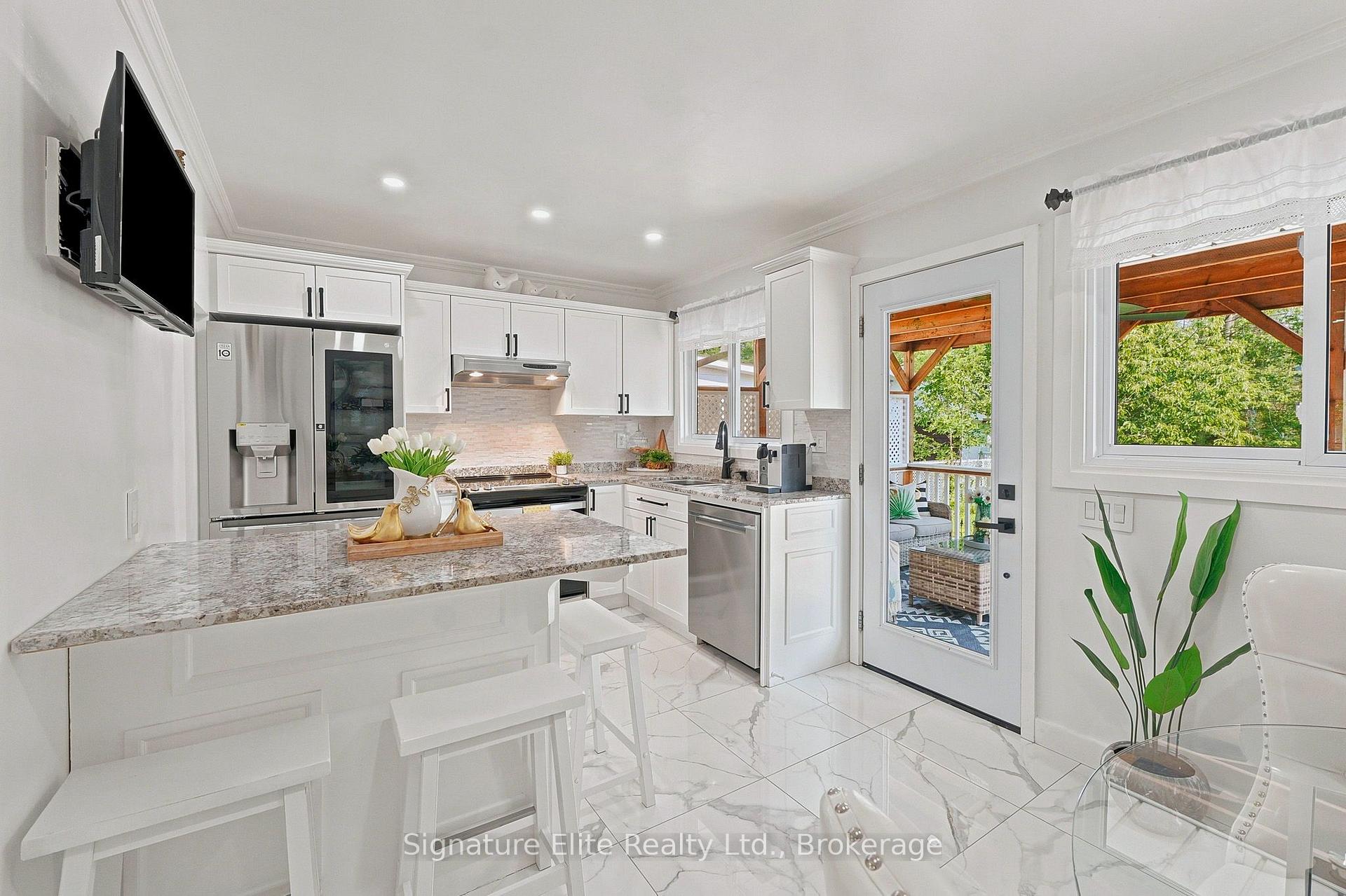 Photo 14 of 1129 Lindy Lane, Innisfil, Gilford — HOMEH