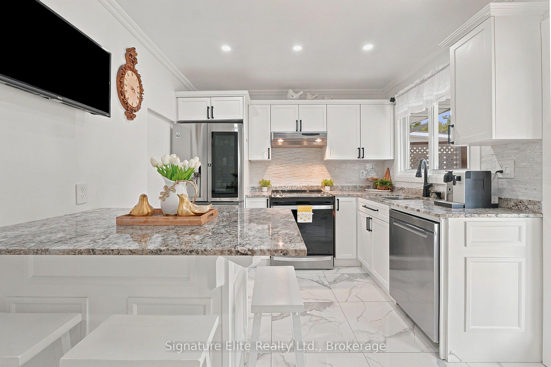 Photo 16 of 1129 Lindy Lane, Innisfil, Gilford — HOMEH