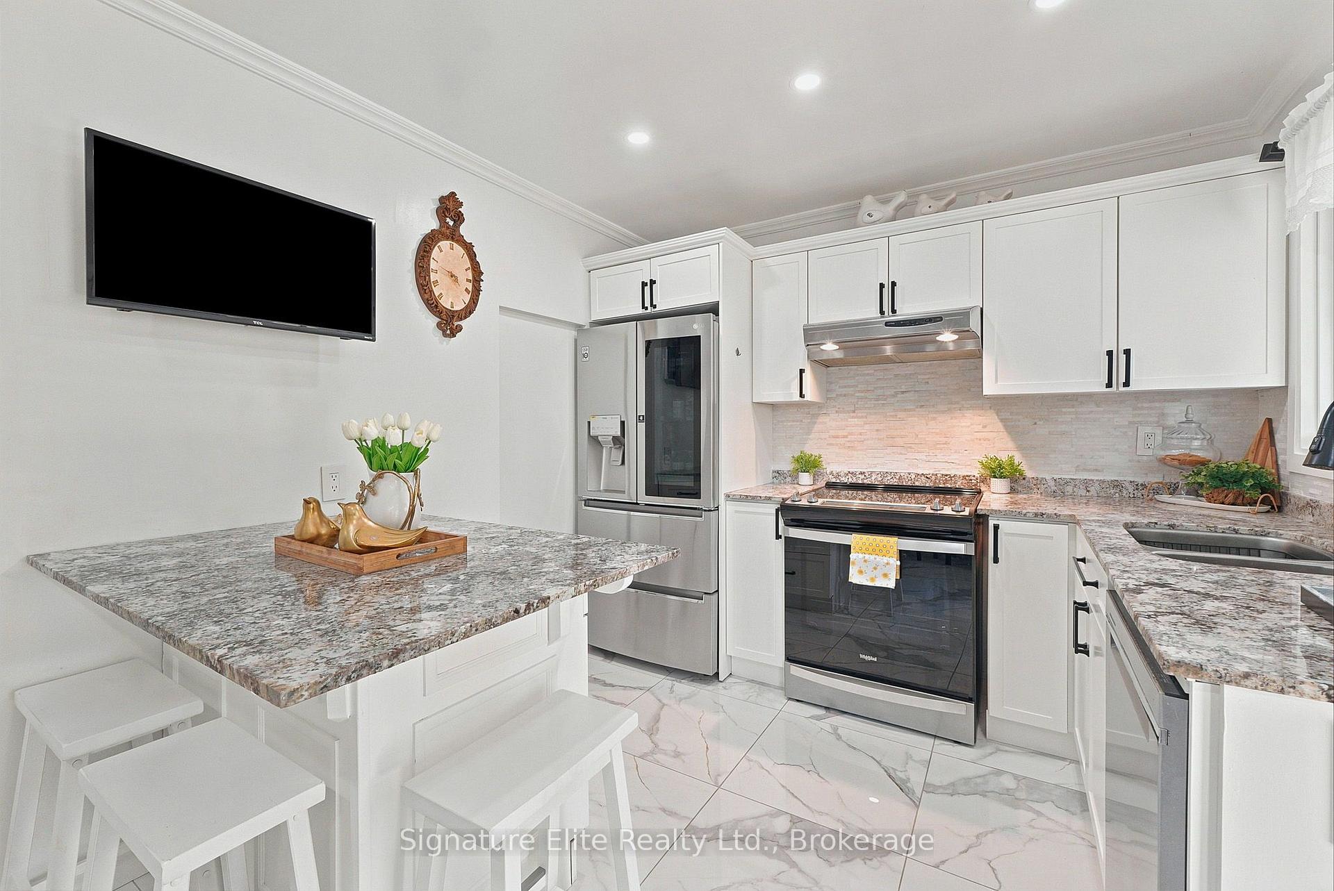 Photo 17 of 1129 Lindy Lane, Innisfil, Gilford — HOMEH