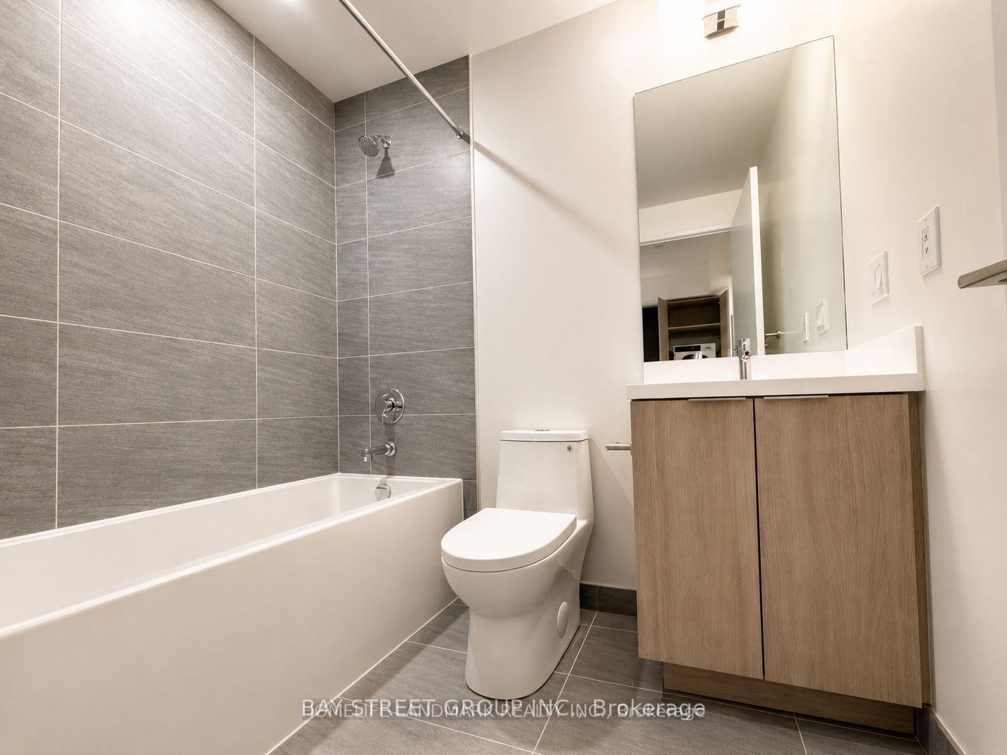 Photo 4 of Unit 1012, 400 King Street W, Toronto, Waterfront Communities — HOMEH