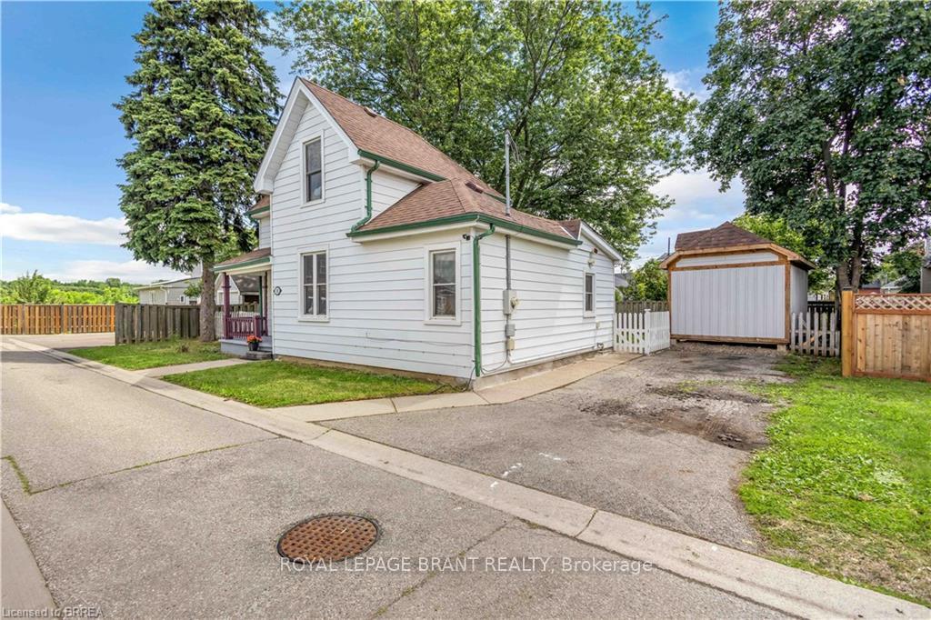Photo 3 of 10 Bishop Street, Brantford, Eagle Place — HOMEH