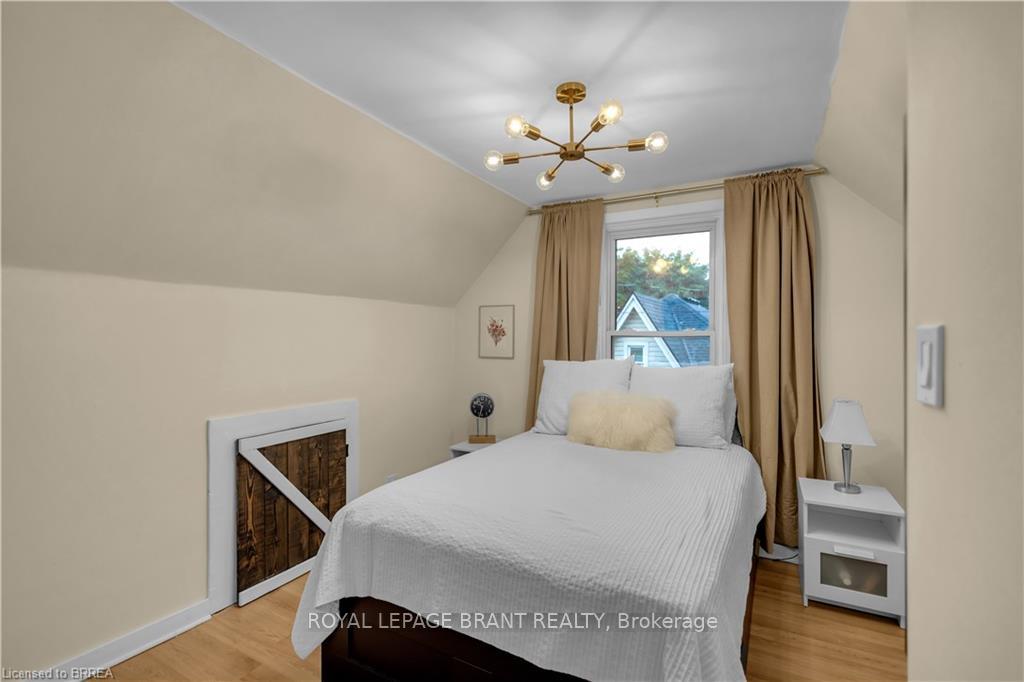 Photo 19 of 10 Bishop Street, Brantford, Eagle Place — HOMEH