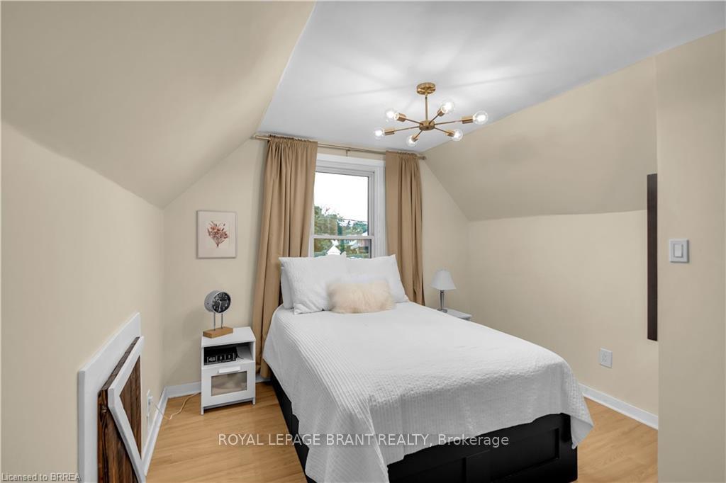 Photo 20 of 10 Bishop Street, Brantford, Eagle Place — HOMEH