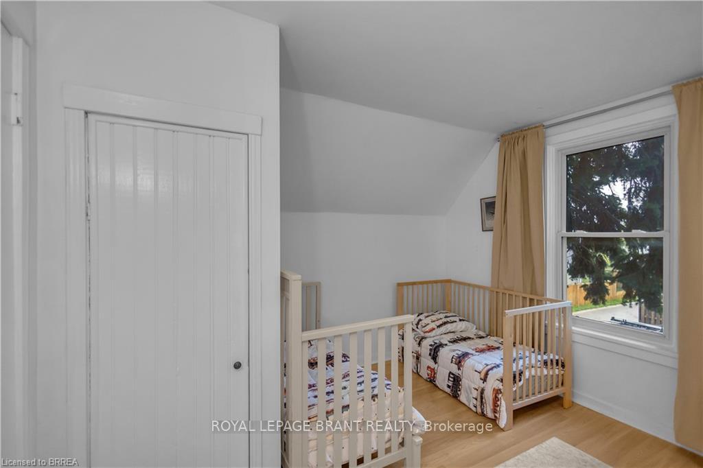 Photo 22 of 10 Bishop Street, Brantford, Eagle Place — HOMEH