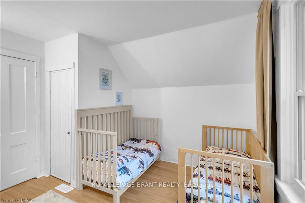 Photo 23 of 10 Bishop Street, Brantford, Eagle Place — HOMEH