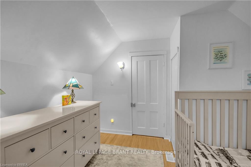 Photo 24 of 10 Bishop Street, Brantford, Eagle Place — HOMEH