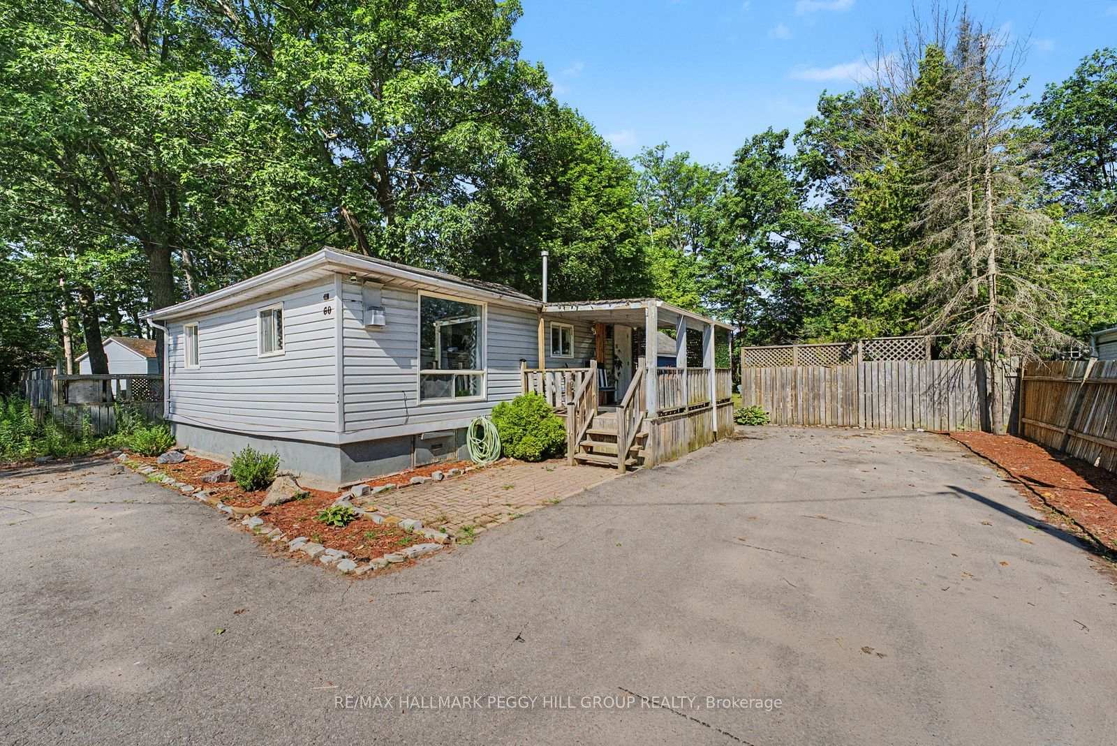 Photo 2 of 60 Laidlaw Street, Wasaga Beach — HOMEH