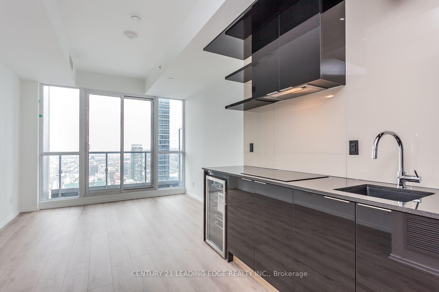 Photo 4 of Unit 4409, 70 Temperance Street, Toronto, Bay Street Corridor — HOMEH