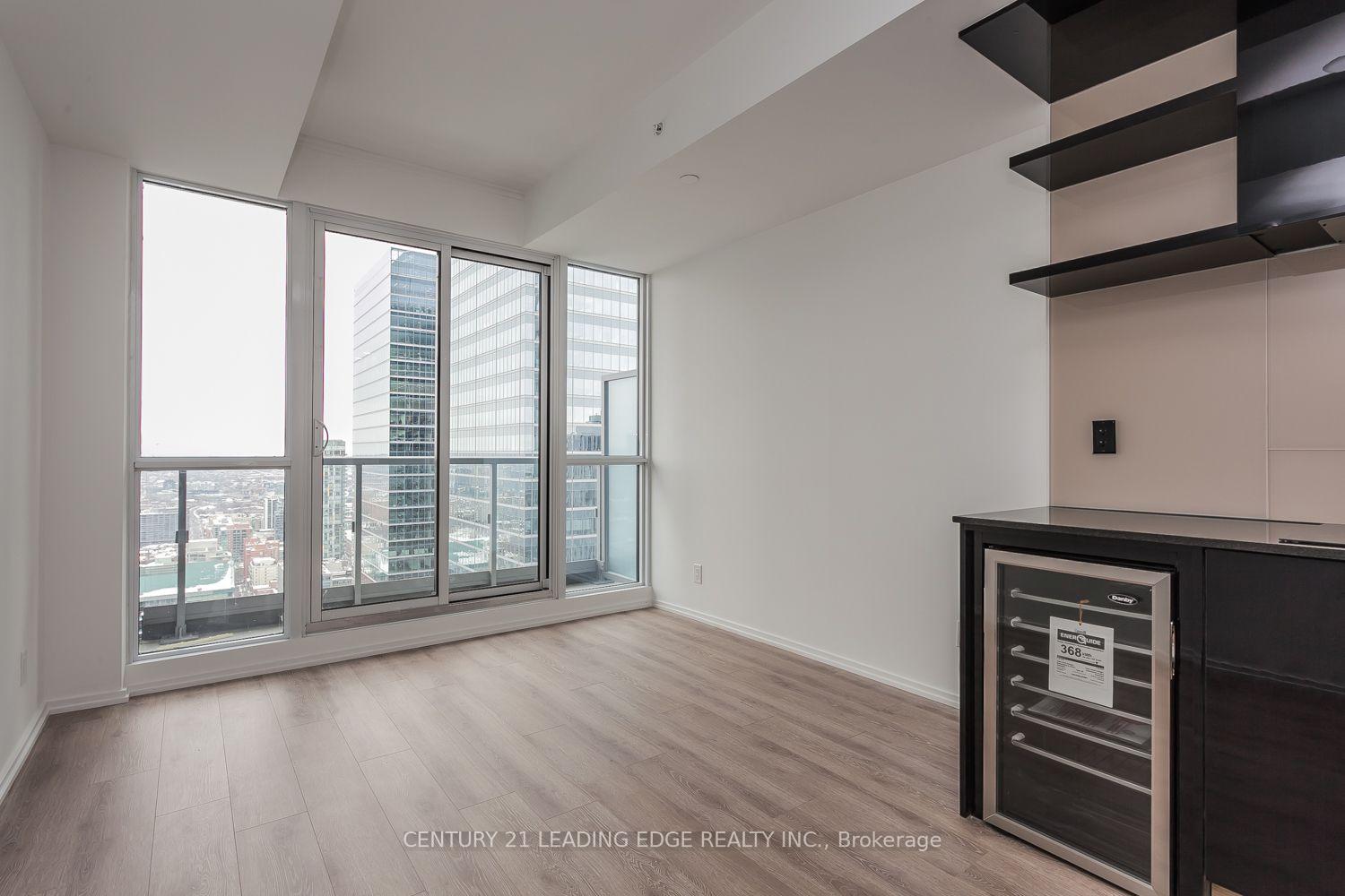 Photo 3 of Unit 4409, 70 Temperance Street, Toronto, Bay Street Corridor — HOMEH