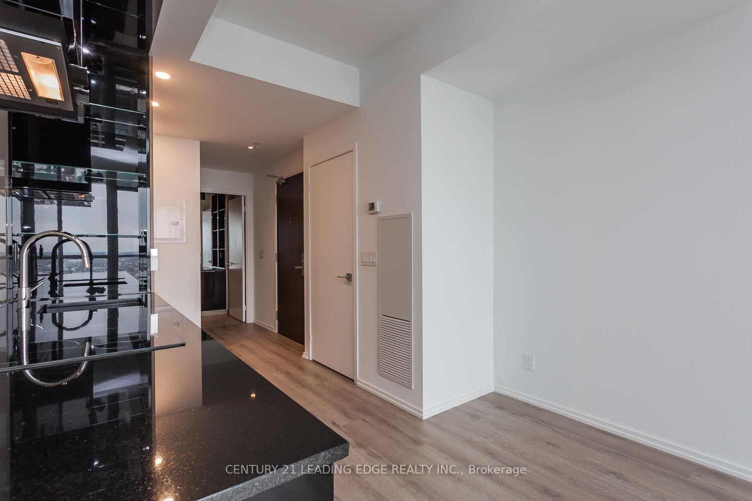 Photo 11 of Unit 4409, 70 Temperance Street, Toronto, Bay Street Corridor — HOMEH