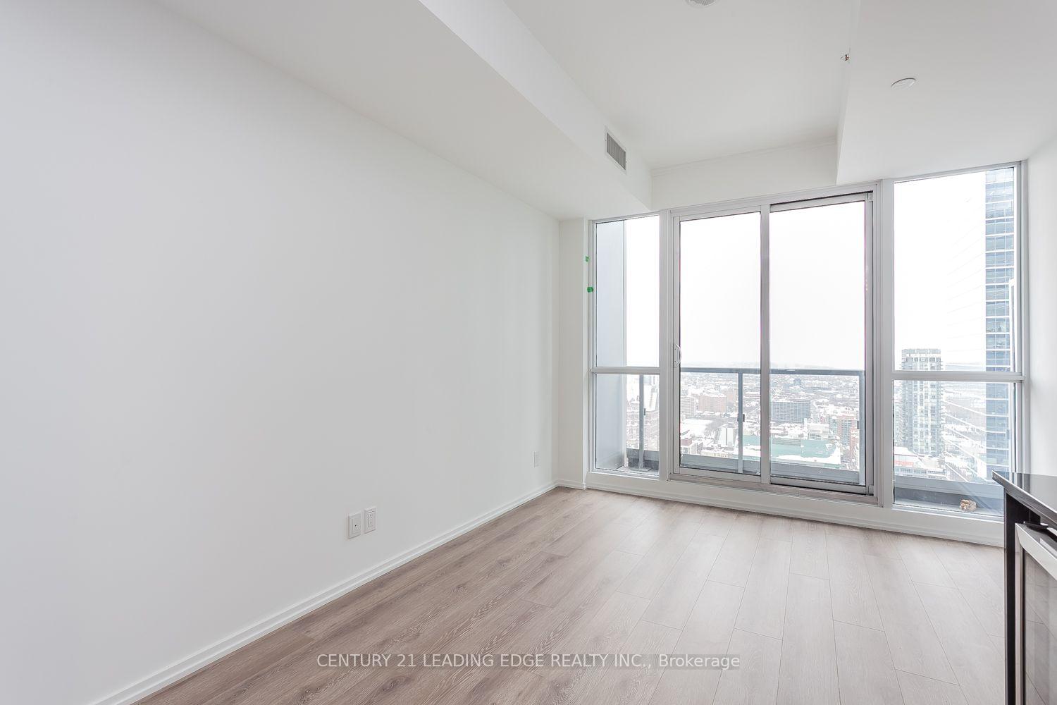 Photo 5 of Unit 4409, 70 Temperance Street, Toronto, Bay Street Corridor — HOMEH