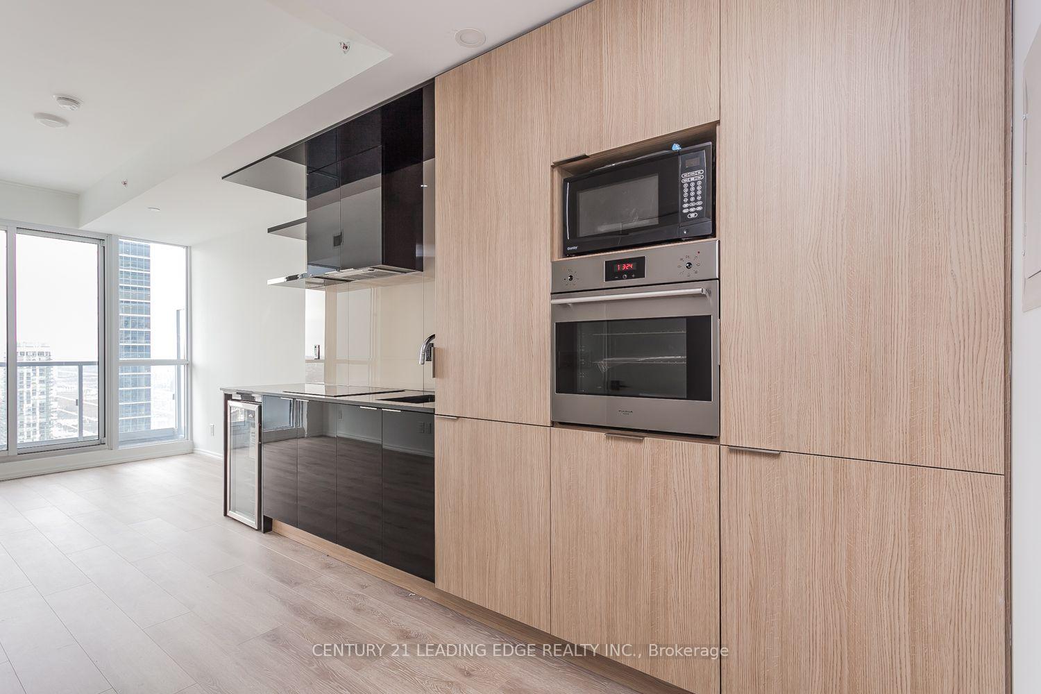 Photo 7 of Unit 4409, 70 Temperance Street, Toronto, Bay Street Corridor — HOMEH