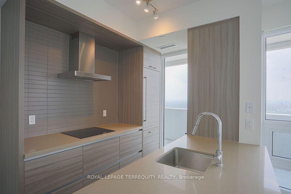 Photo 3 of Unit 4609, 2221 Yonge Street, Toronto, Mount Pleasant West — HOMEH