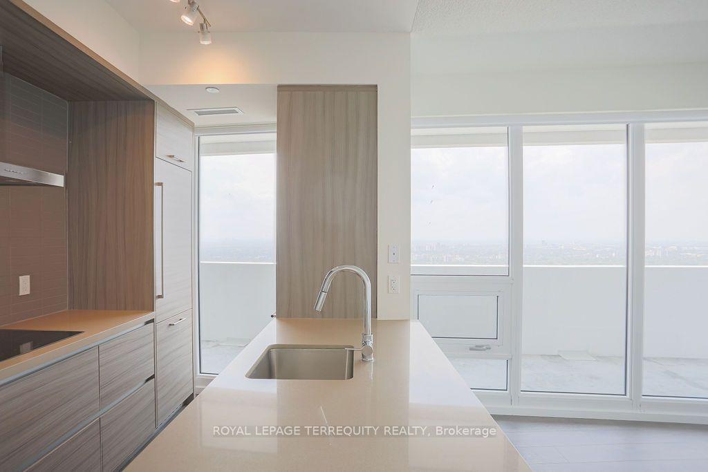 Photo 4 of Unit 4609, 2221 Yonge Street, Toronto, Mount Pleasant West — HOMEH