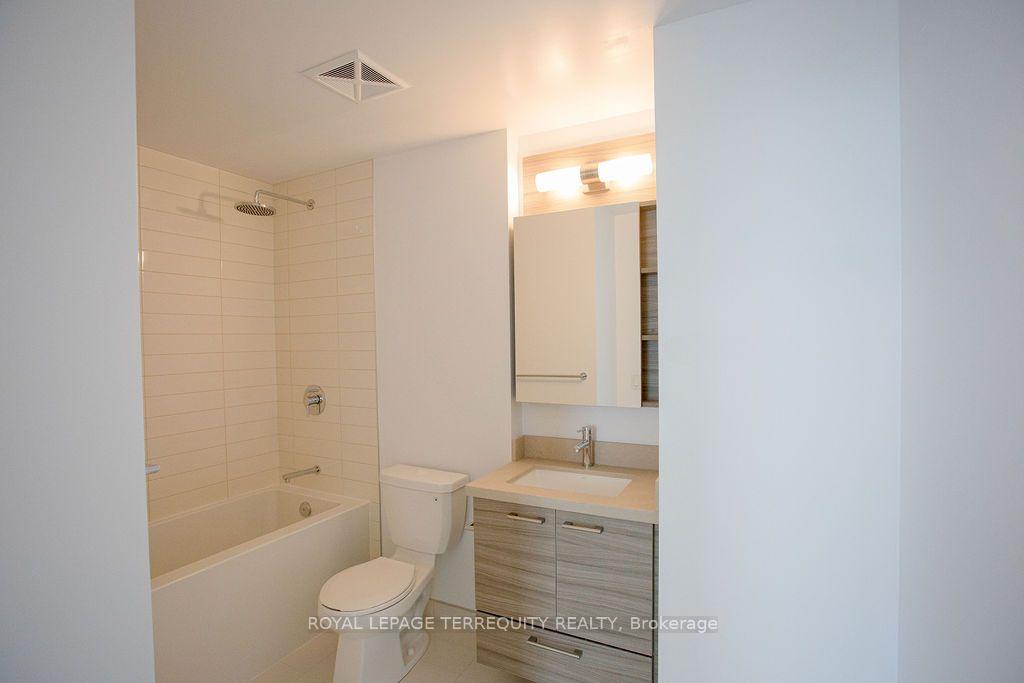 Photo 14 of Unit 4609, 2221 Yonge Street, Toronto, Mount Pleasant West — HOMEH