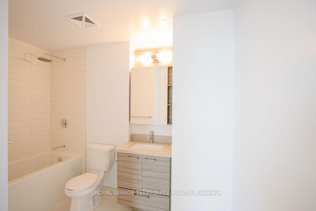 Photo 16 of Unit 4609, 2221 Yonge Street, Toronto, Mount Pleasant West — HOMEH