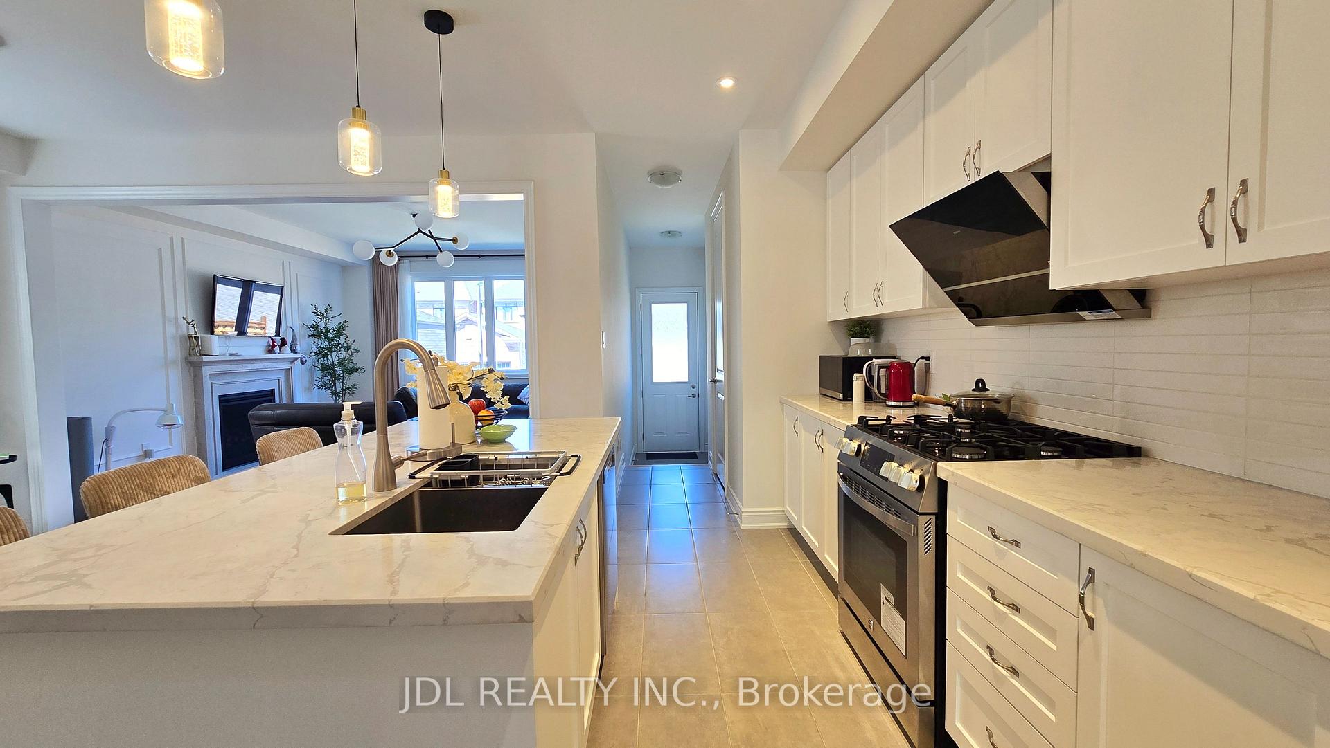 Photo 7 of 87 Albert Newell Drive, Markham, Cornell — HOMEH