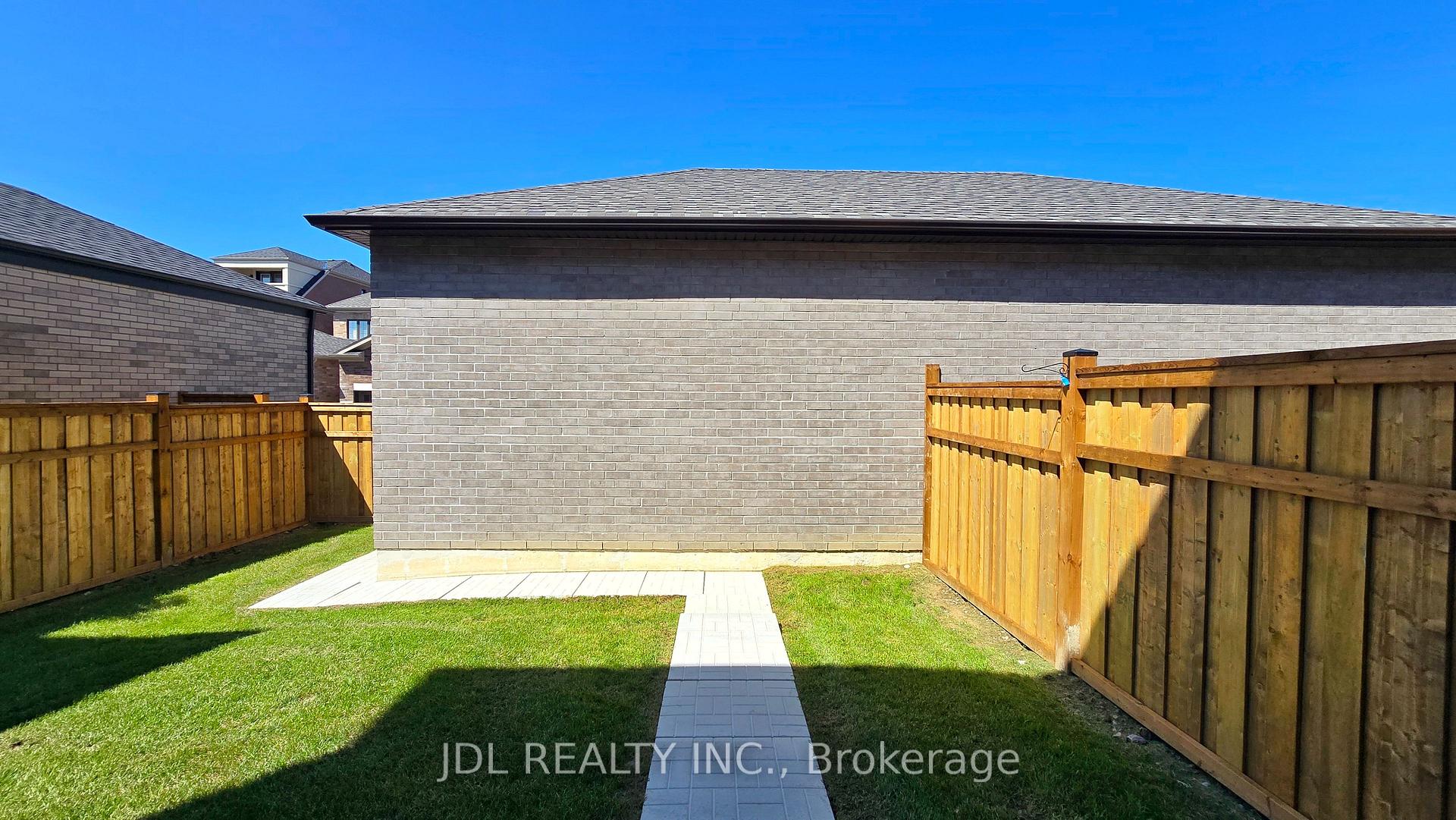 Photo 12 of 87 Albert Newell Drive, Markham, Cornell — HOMEH