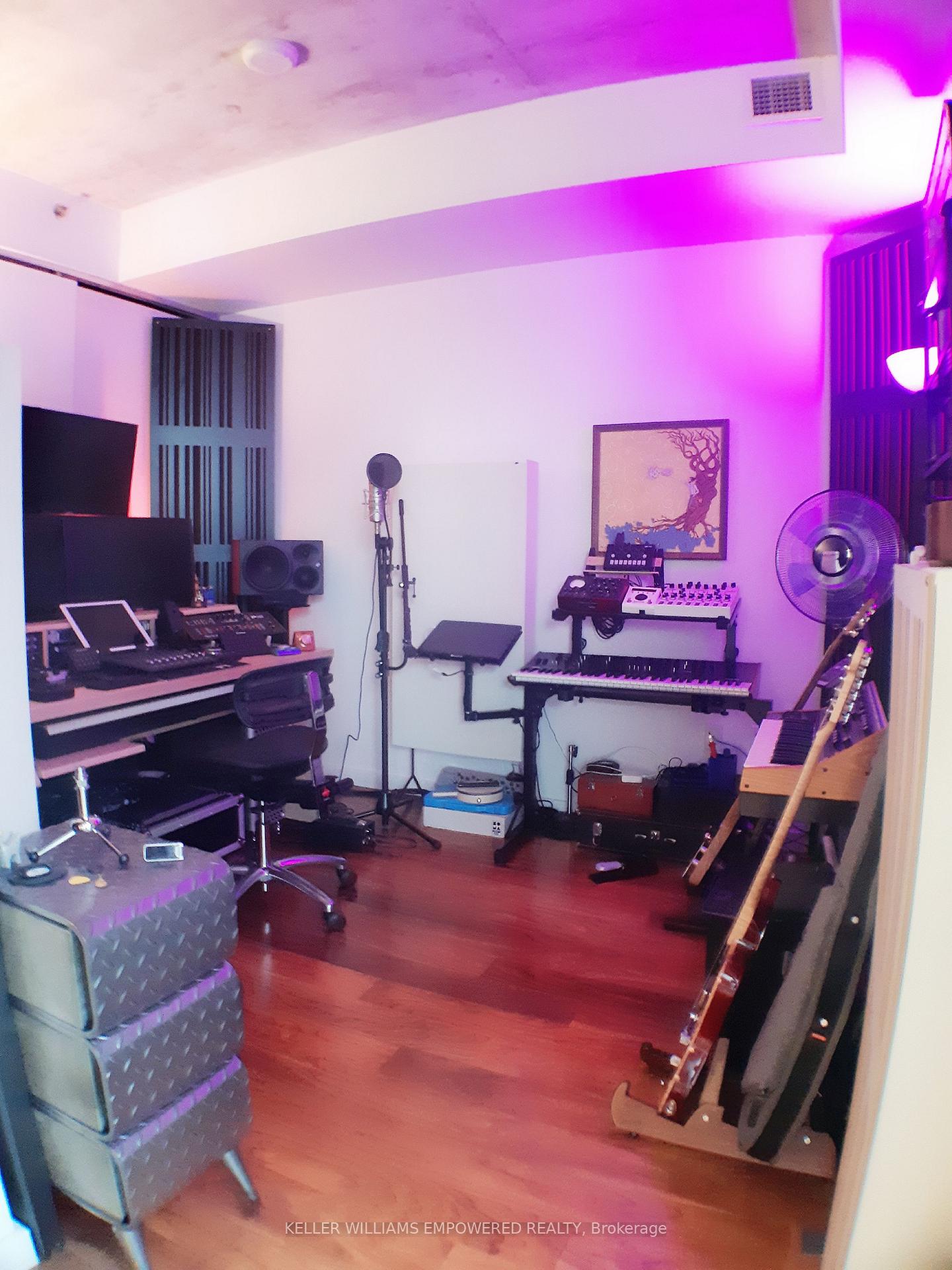 Photo 10 of Unit 1105, 51 Trolley Crescent, Toronto, Moss Park — HOMEH